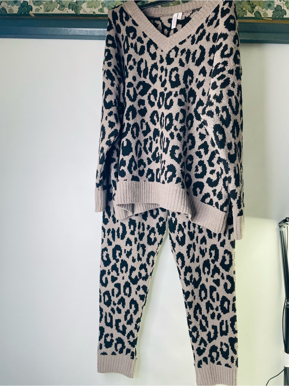 Leopard Knit Fuzzy Pull Over Top & Joggers Lounge set 3 XL